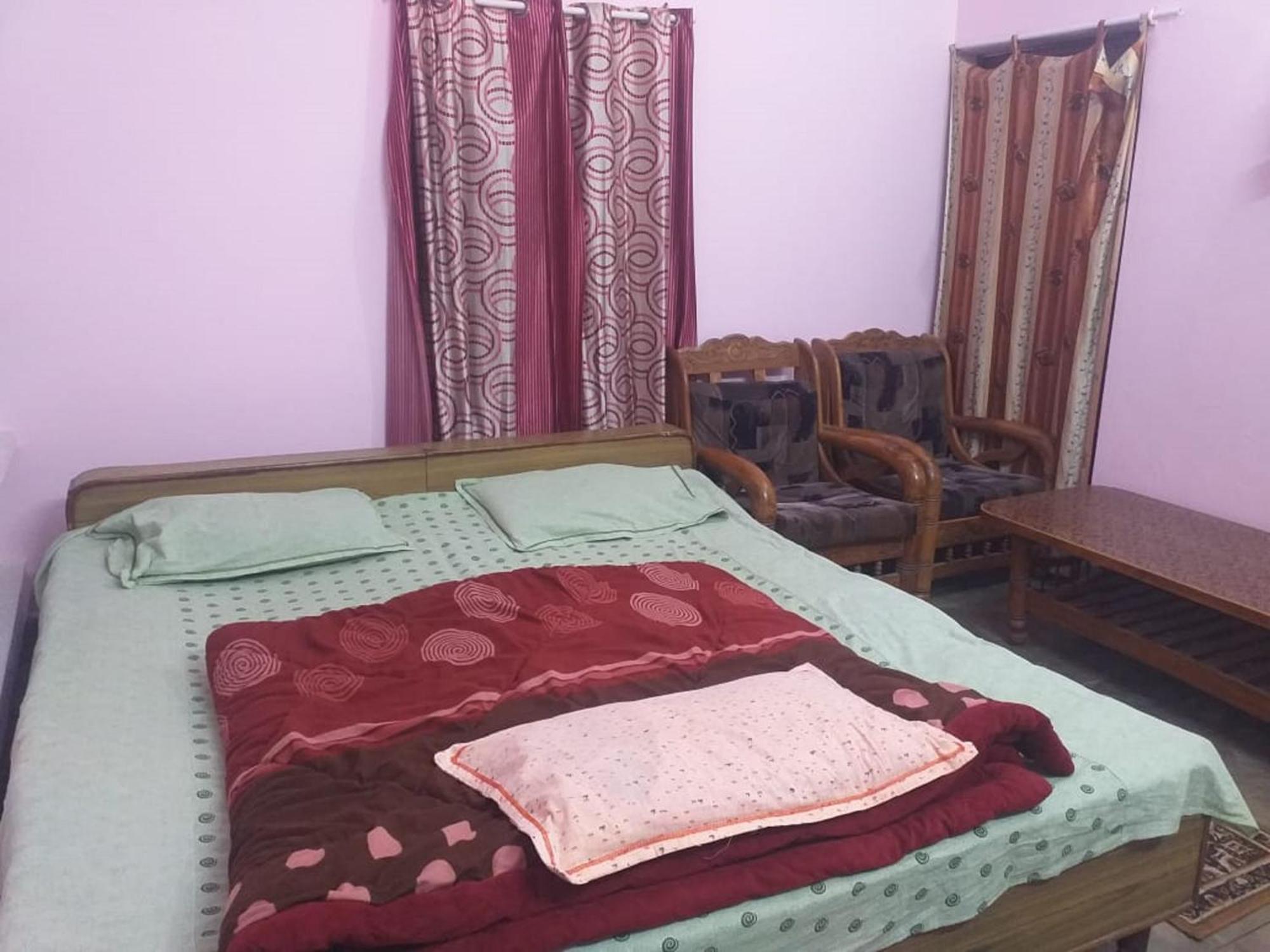 Homestay Prayag Family